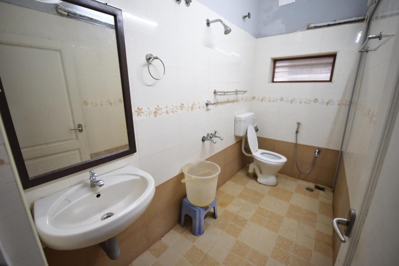 Hotel King Park Пондичерри Экстерьер фото